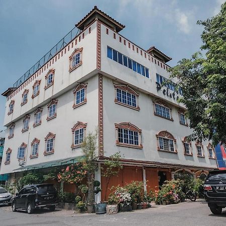 เรดดอร์ซ เนียร์ นาโกยาฮิลล์ มอลล์ บาตัม 5 Hotel Batam ภายนอก รูปภาพ