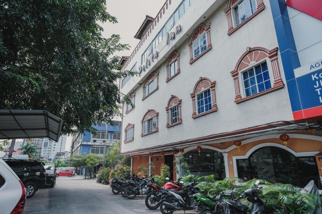 เรดดอร์ซ เนียร์ นาโกยาฮิลล์ มอลล์ บาตัม 5 Hotel Batam ภายนอก รูปภาพ