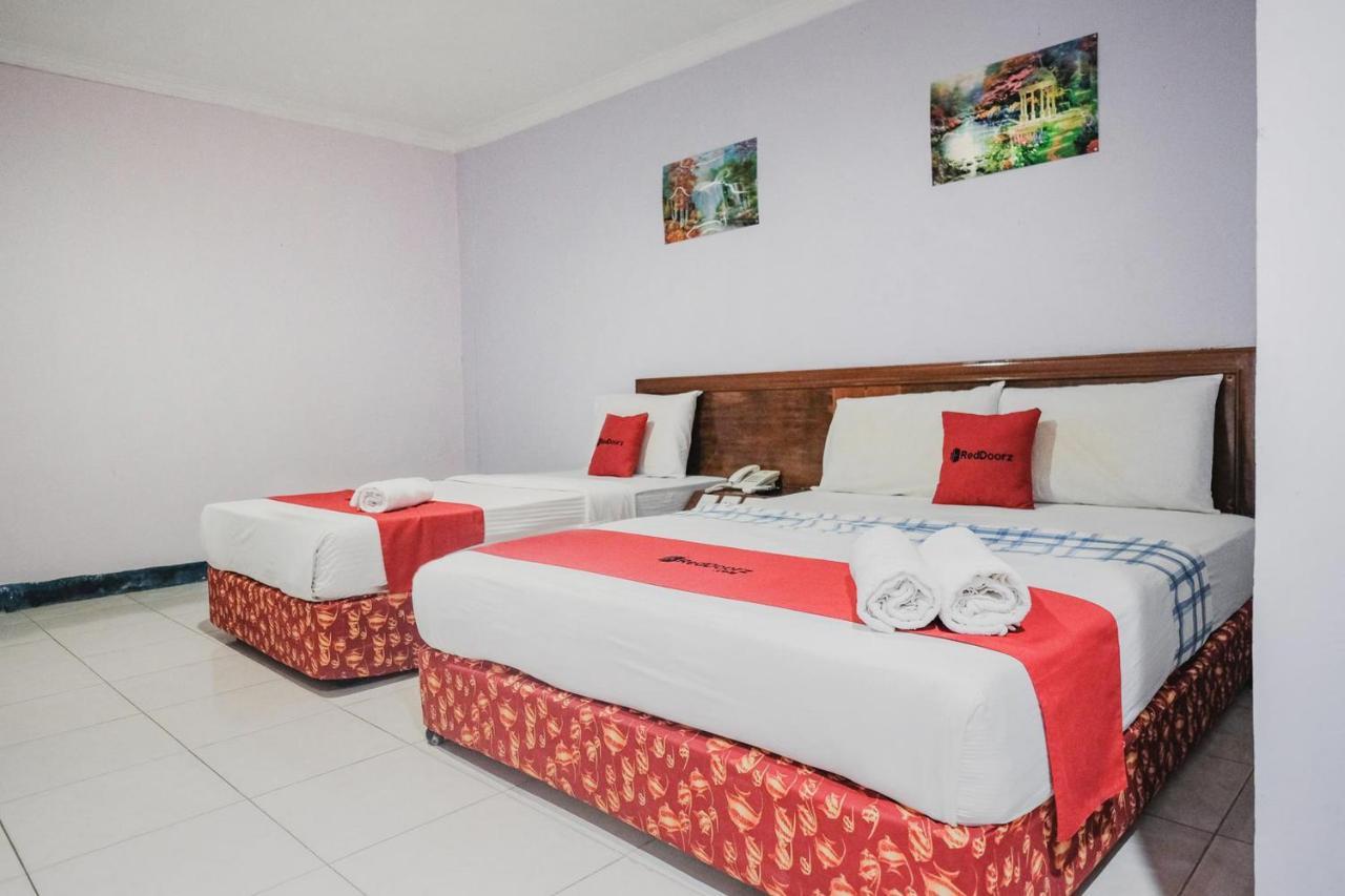 เรดดอร์ซ เนียร์ นาโกยาฮิลล์ มอลล์ บาตัม 5 Hotel Batam ภายนอก รูปภาพ