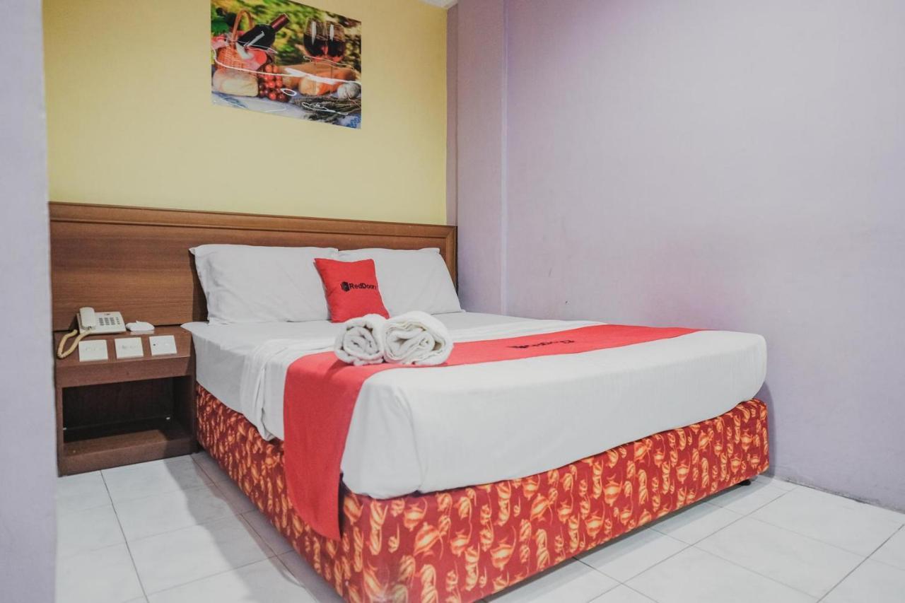 เรดดอร์ซ เนียร์ นาโกยาฮิลล์ มอลล์ บาตัม 5 Hotel Batam ภายนอก รูปภาพ